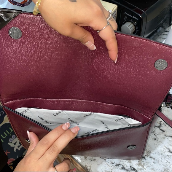 BRAND NEW, never used. Calvin Klein beautiful womens bag. Maroon color. - Picture 4 of 4